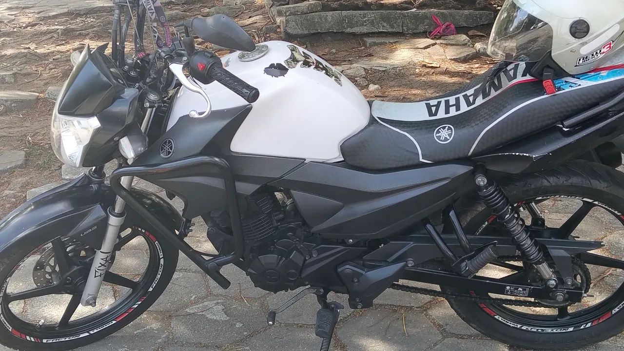Vendo moto factor 
