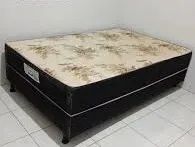Cama de casal com colchão acoplado 