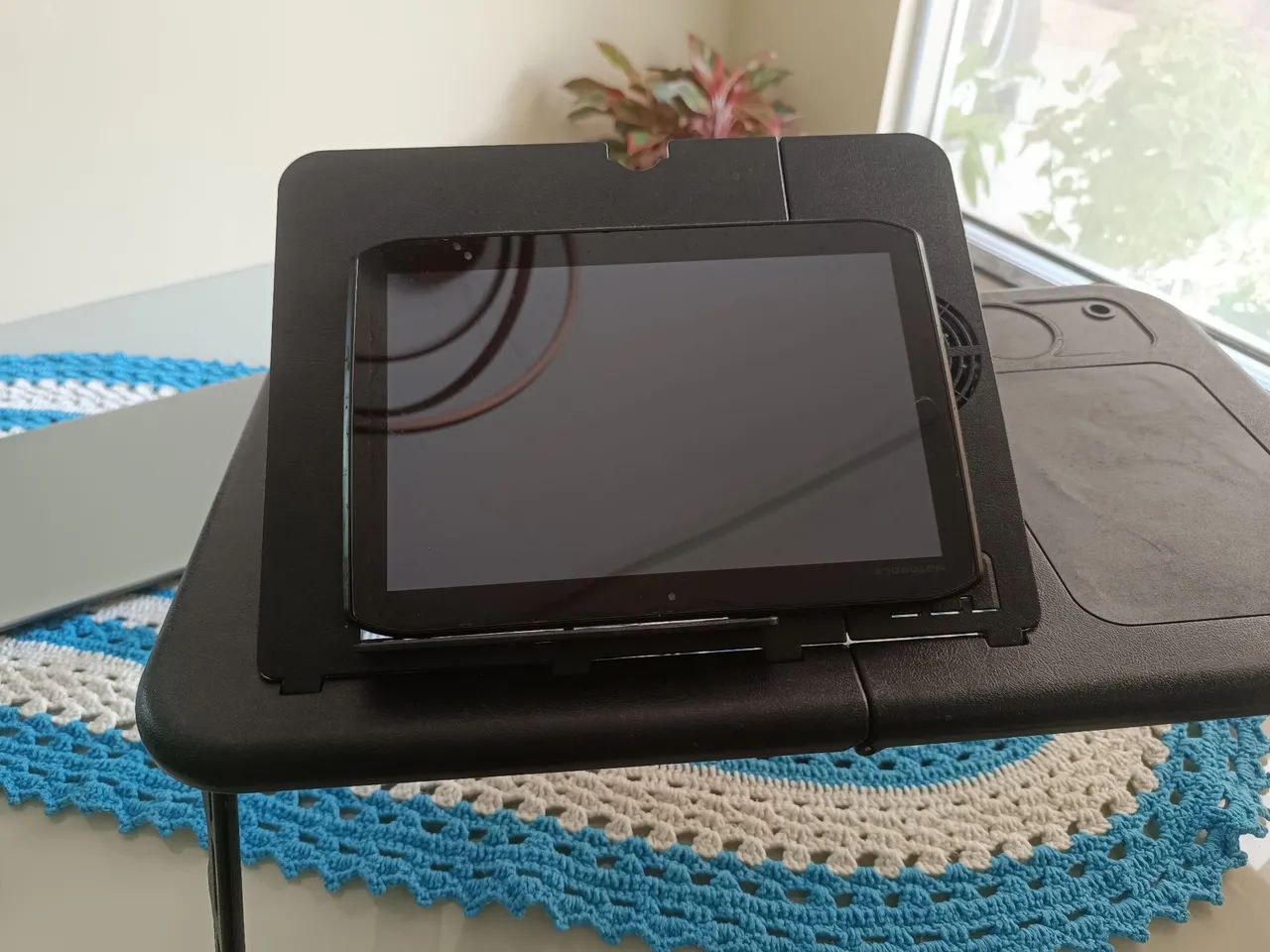 Mesinha articulada para notebook com 2 coolers e 3 entradas usb - Foto 5