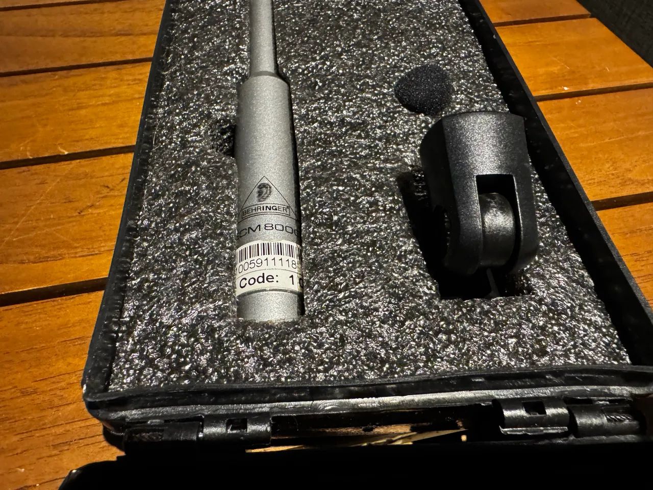 Microfone de Medição Behringer ECM8000 com Maleta e Caixa - Foto 3