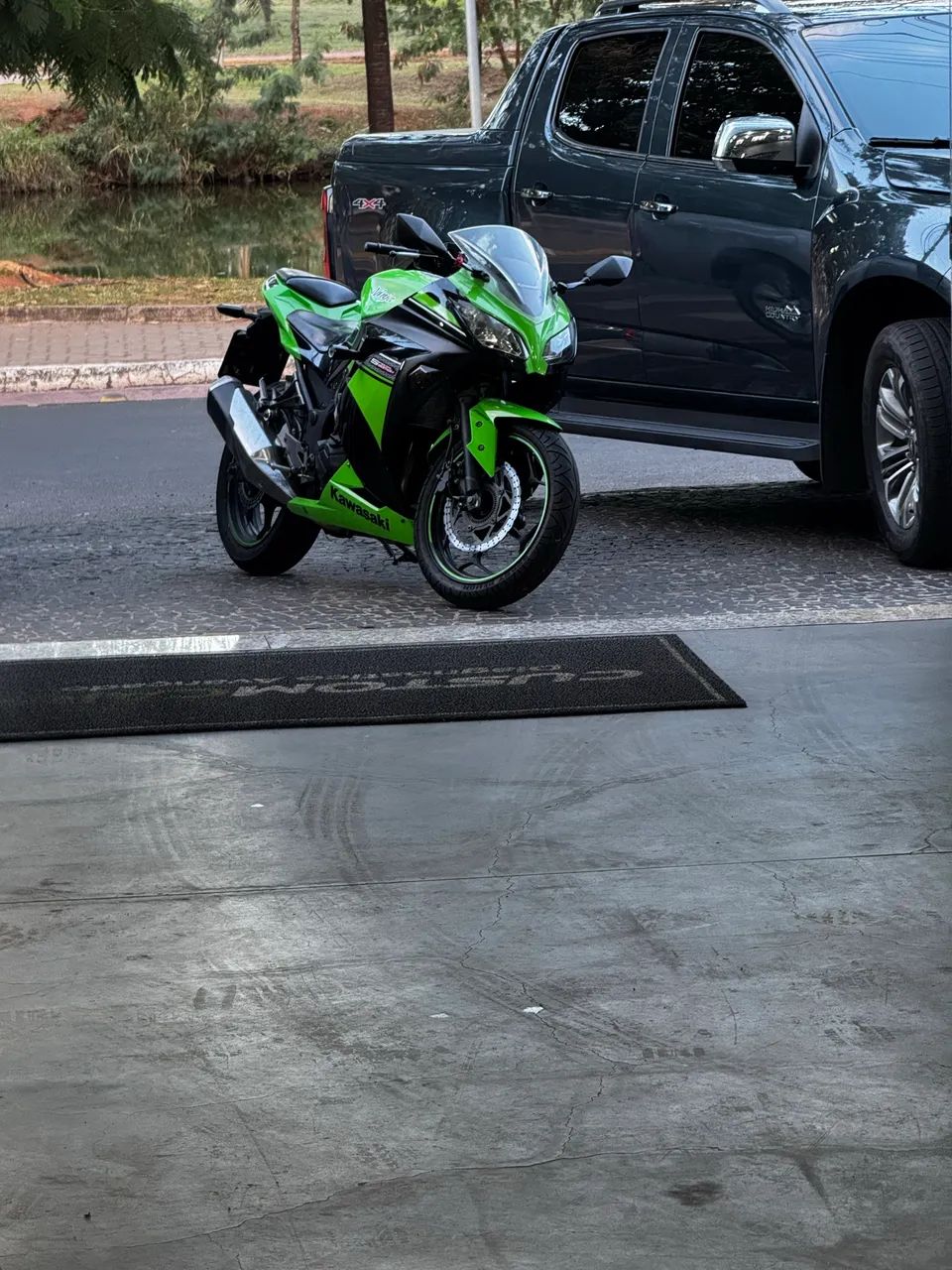  Ninja 300