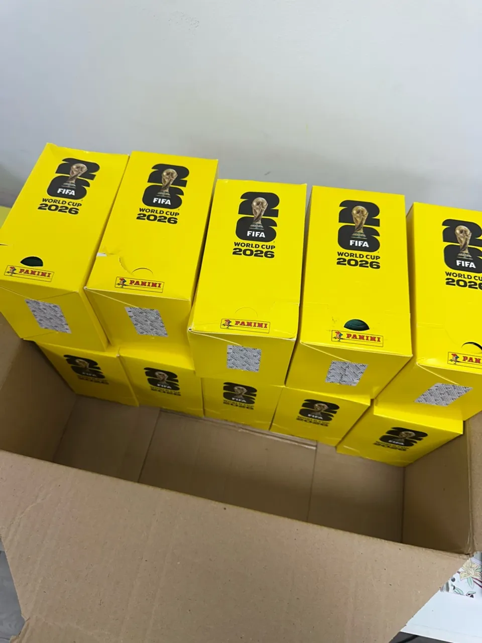Kit BTS com Bandeira, bottons, cards e cordão oficial - Hobbies e