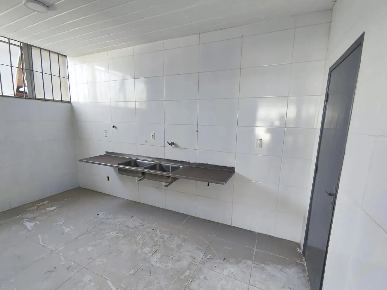 Comercial para vender e alugar em rua pública, CANELA, Salvador, BA - Foto 11