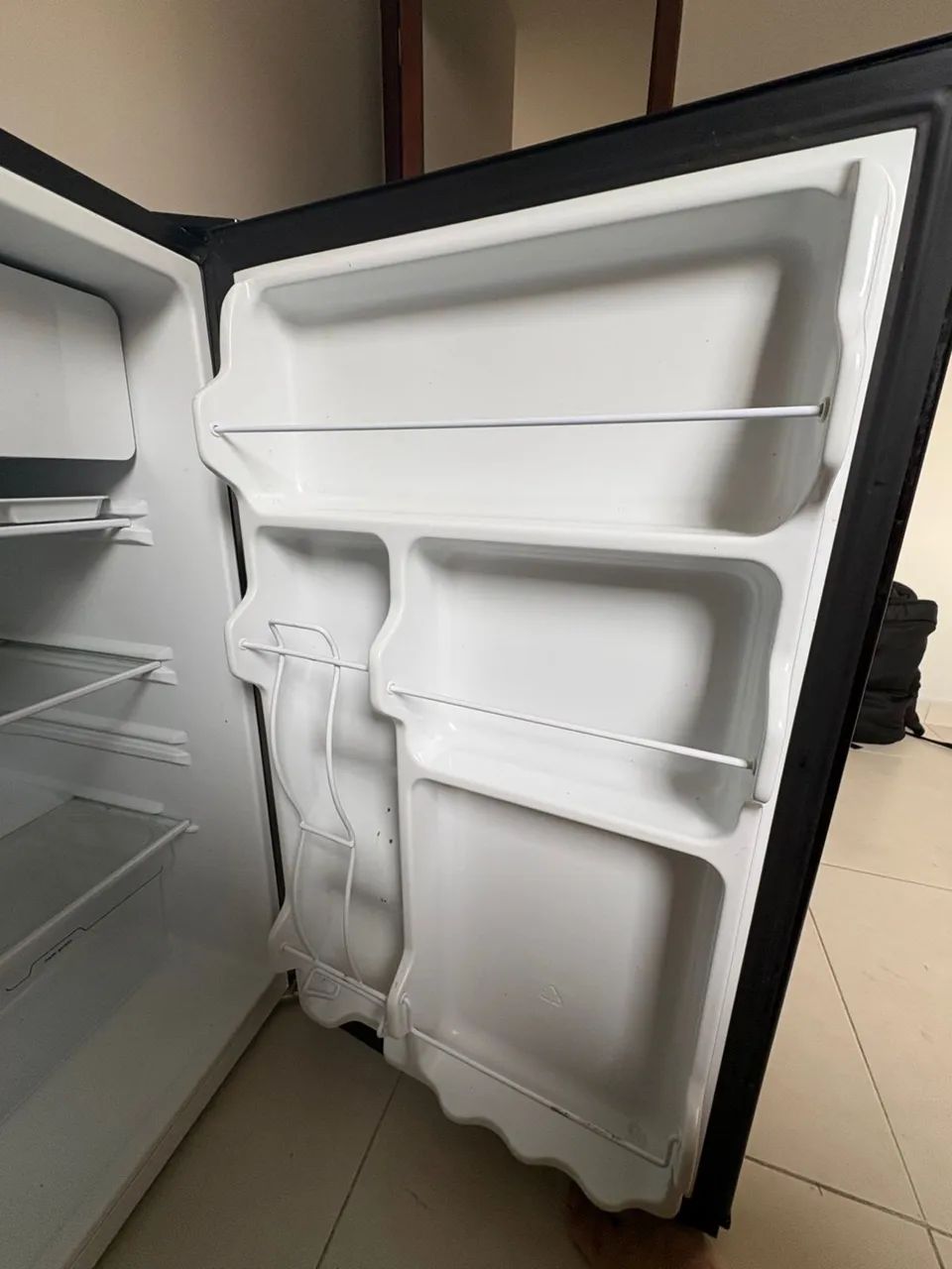 Frigobar Midea 124 litros  - Foto 3