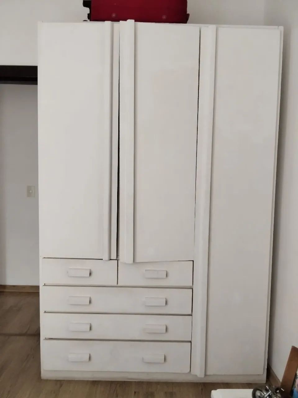 Guarda roupa branco solteiro