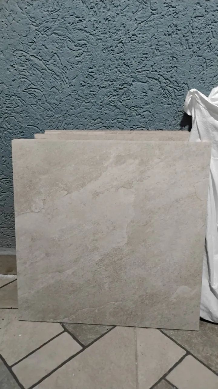 Piso cerâmico