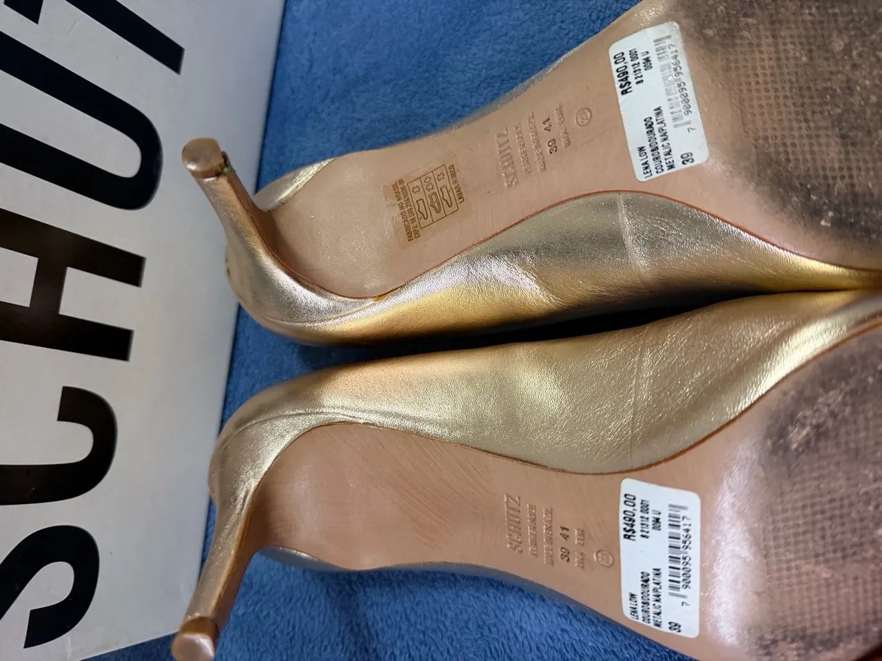 Scarpin Schütz 39 dourado  - Foto 3