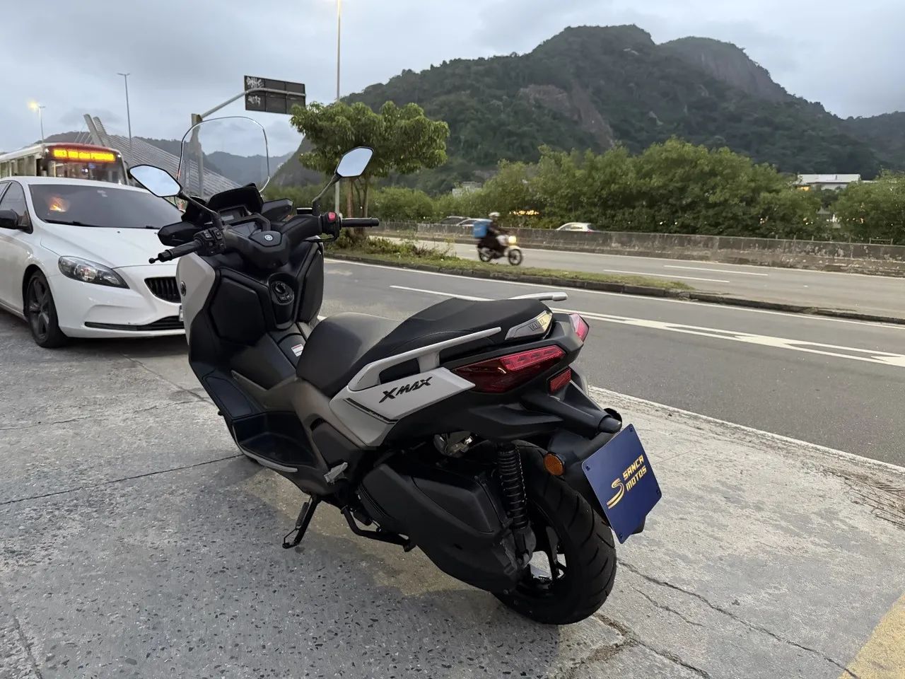 Yamaha Xmax 250 connected abs 2025 - Foto 2