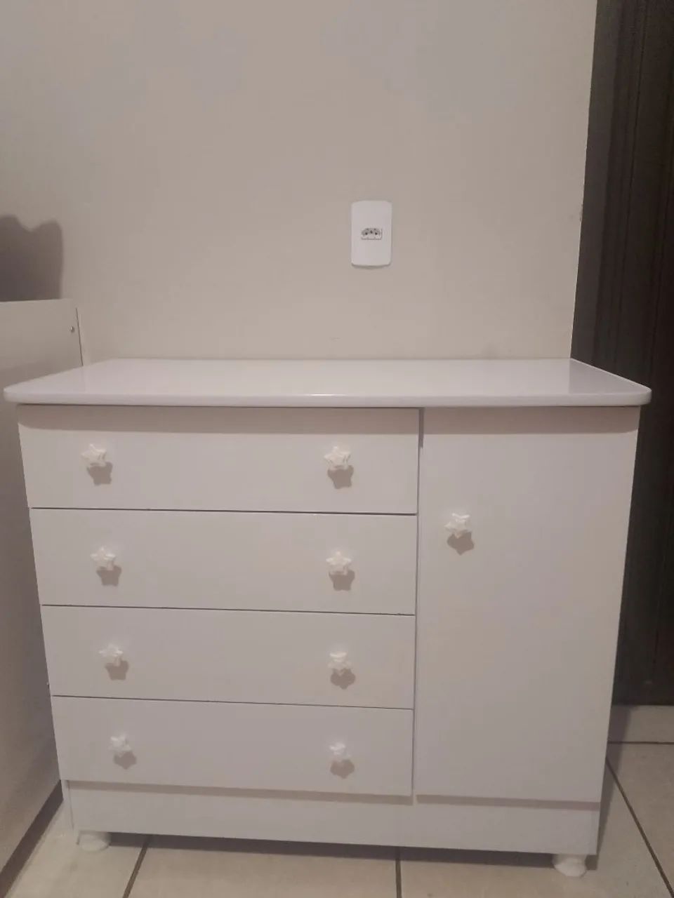 Vendo Cômoda Branca 