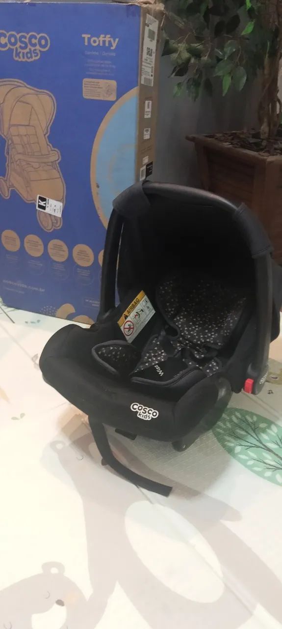 Carrinho de bebê com bebê Conforto. - Foto 5