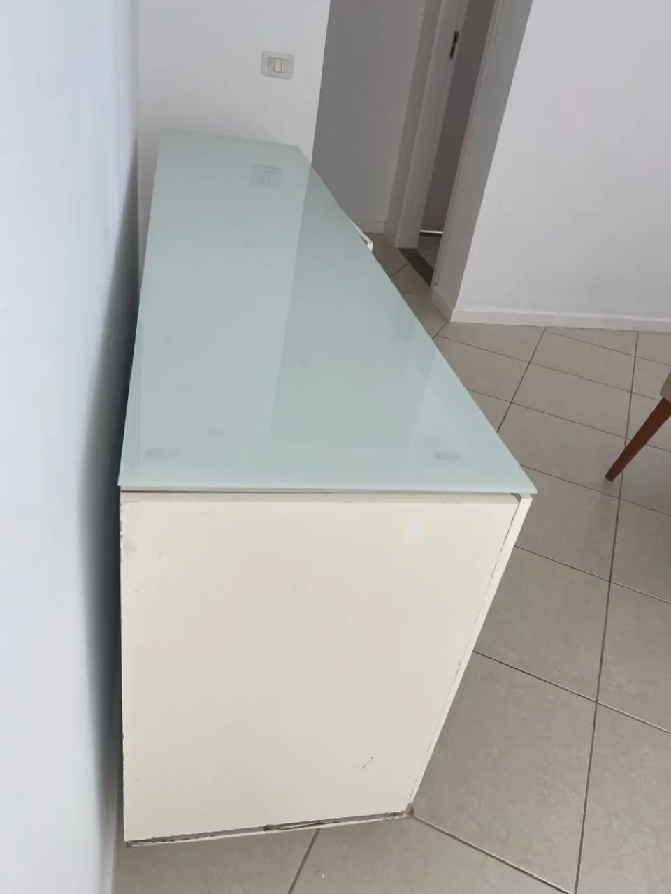 Buffet com tampa de vidro e película branca - Foto 2