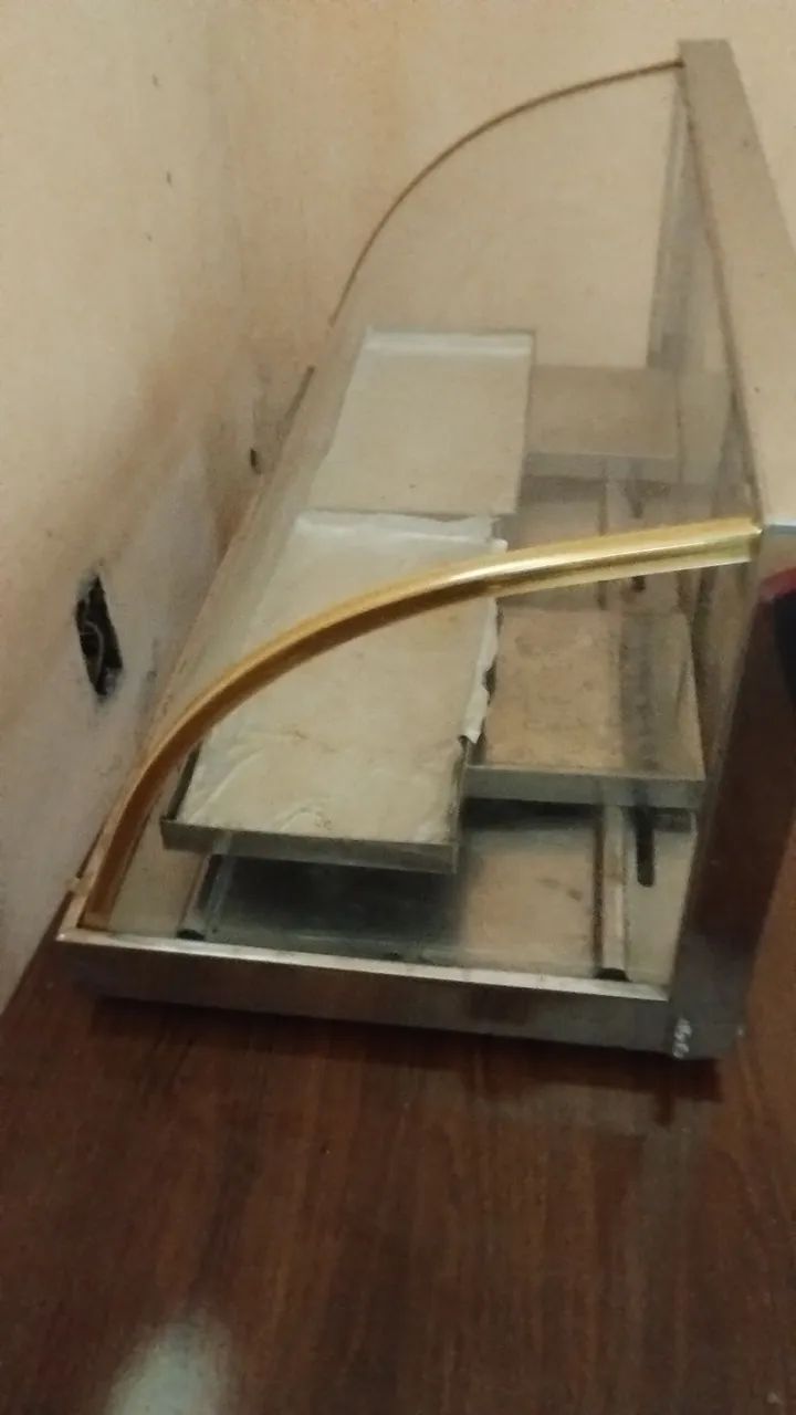 Estufa de salgados., pouco uso, com 4 bandejas, com61cm: larg.,32cm de fundo e 29cm de alt - Foto 5