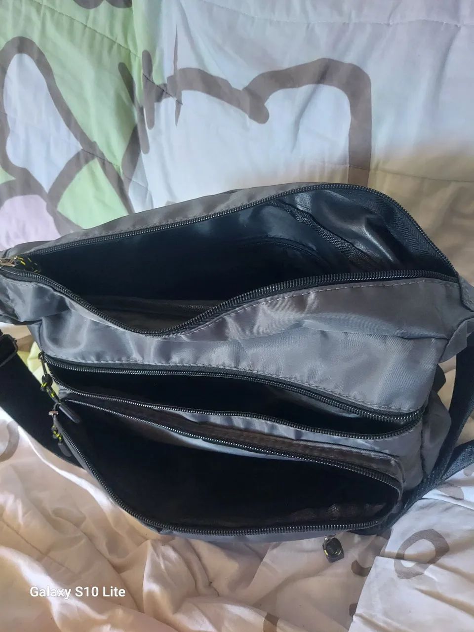 Bolsa transversal cinza - Foto 5