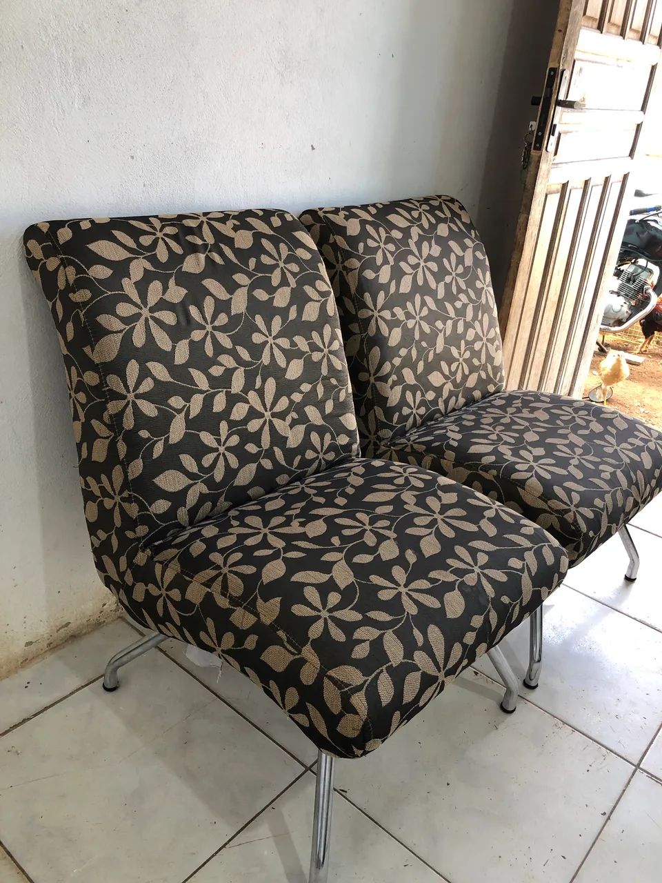 Selling two armchairs423932383776614401