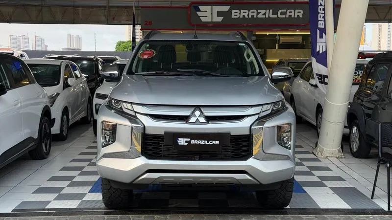 Mitsubishi Triton Triton HPE 2.4 CD 4x4 TB Diesel Aut. 2024