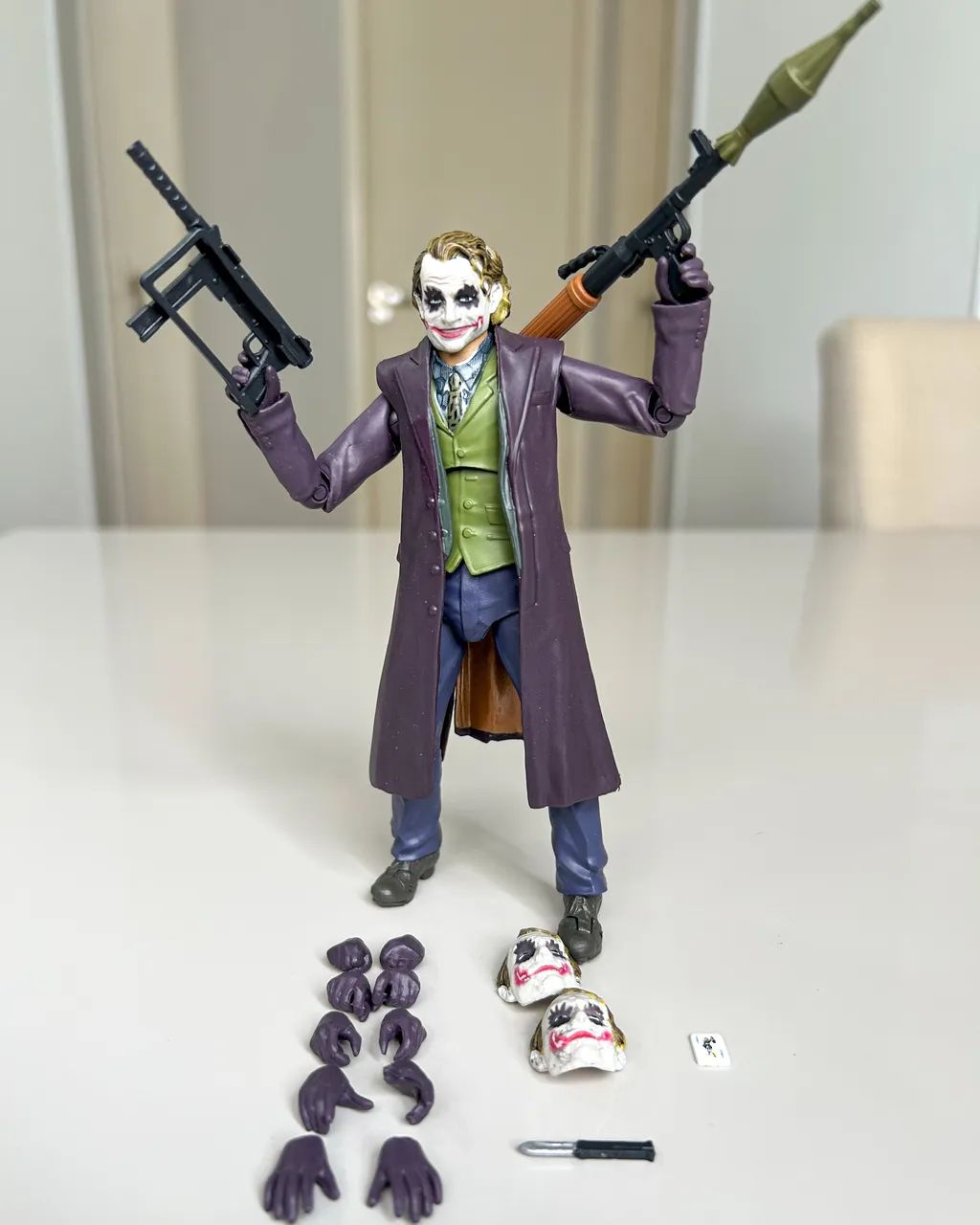 Action Figure Joker Coringa 15 cm Boneco