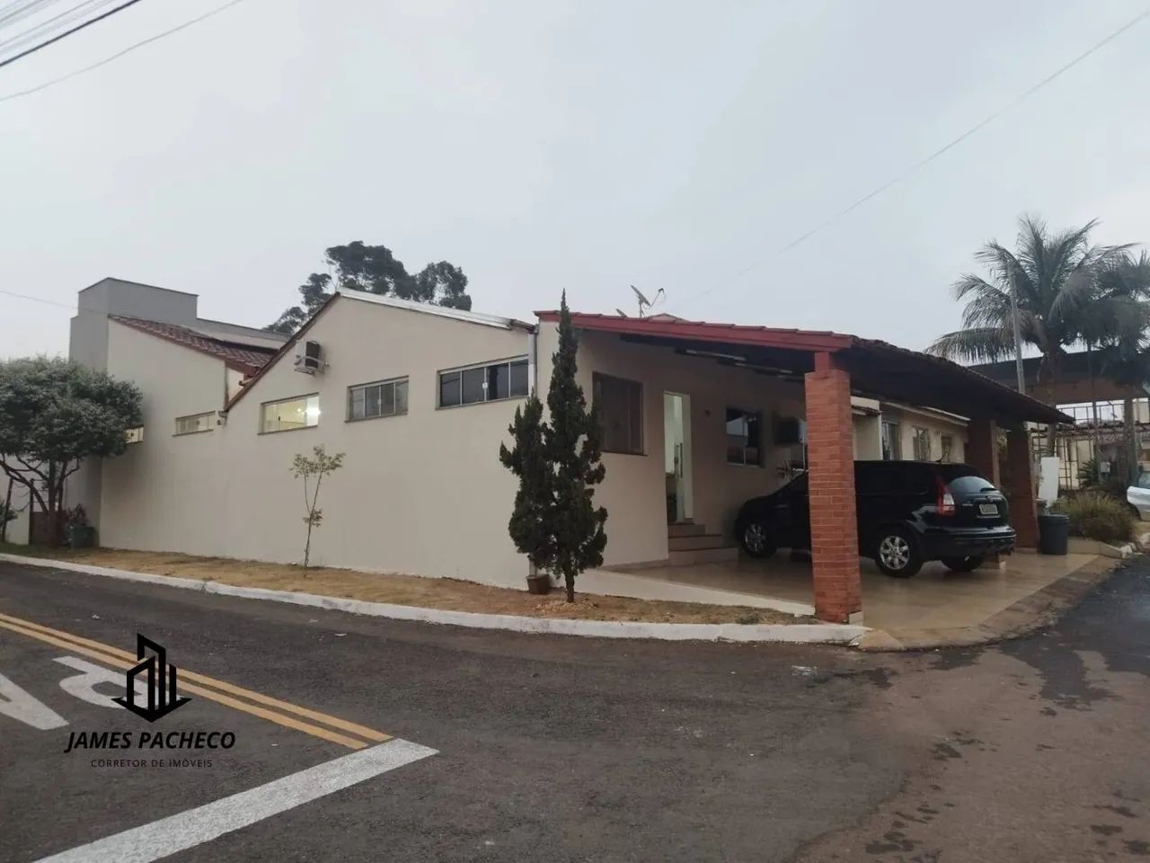 Casa em Condominio com 4 Quartos sendo 1 Suíte - Região Noroeste