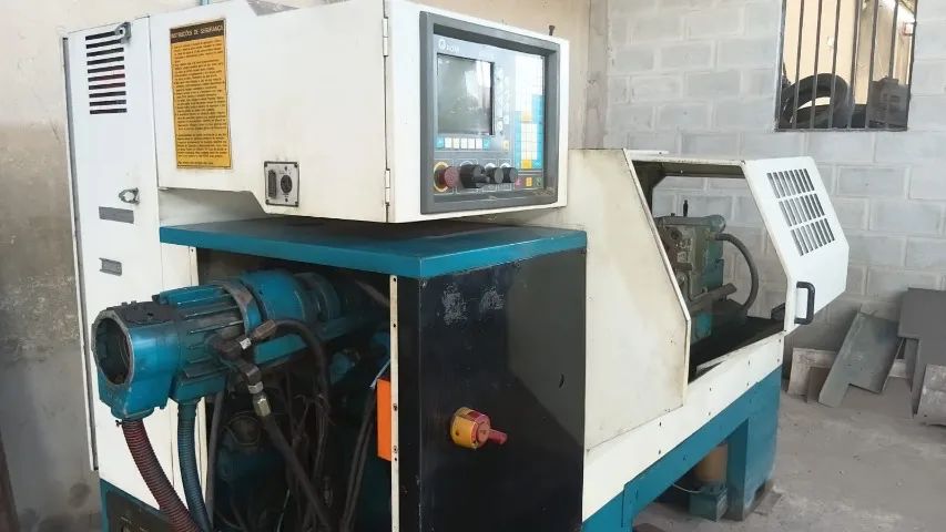 Vendo torno CNC Romi Centur trabalhando - Foto 6