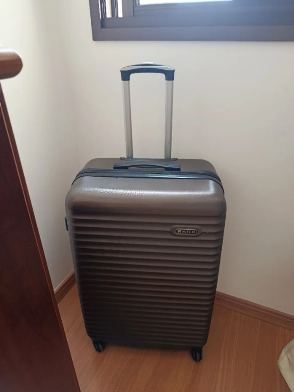 Mala para viagem seminova 68X48X30 cm