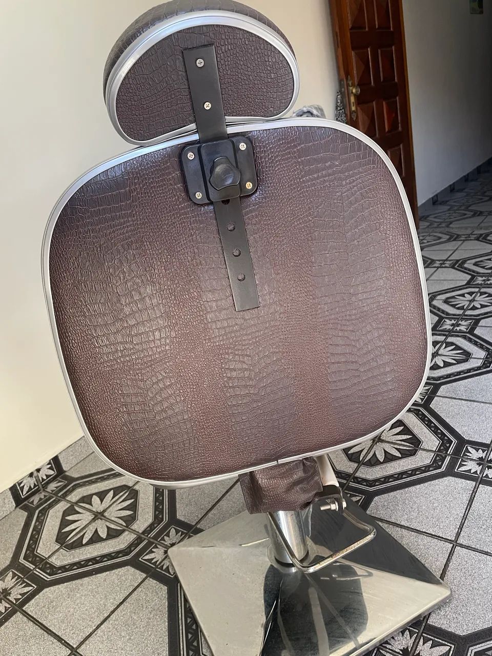 Poltrona Reclinável Barbearia - Foto 4