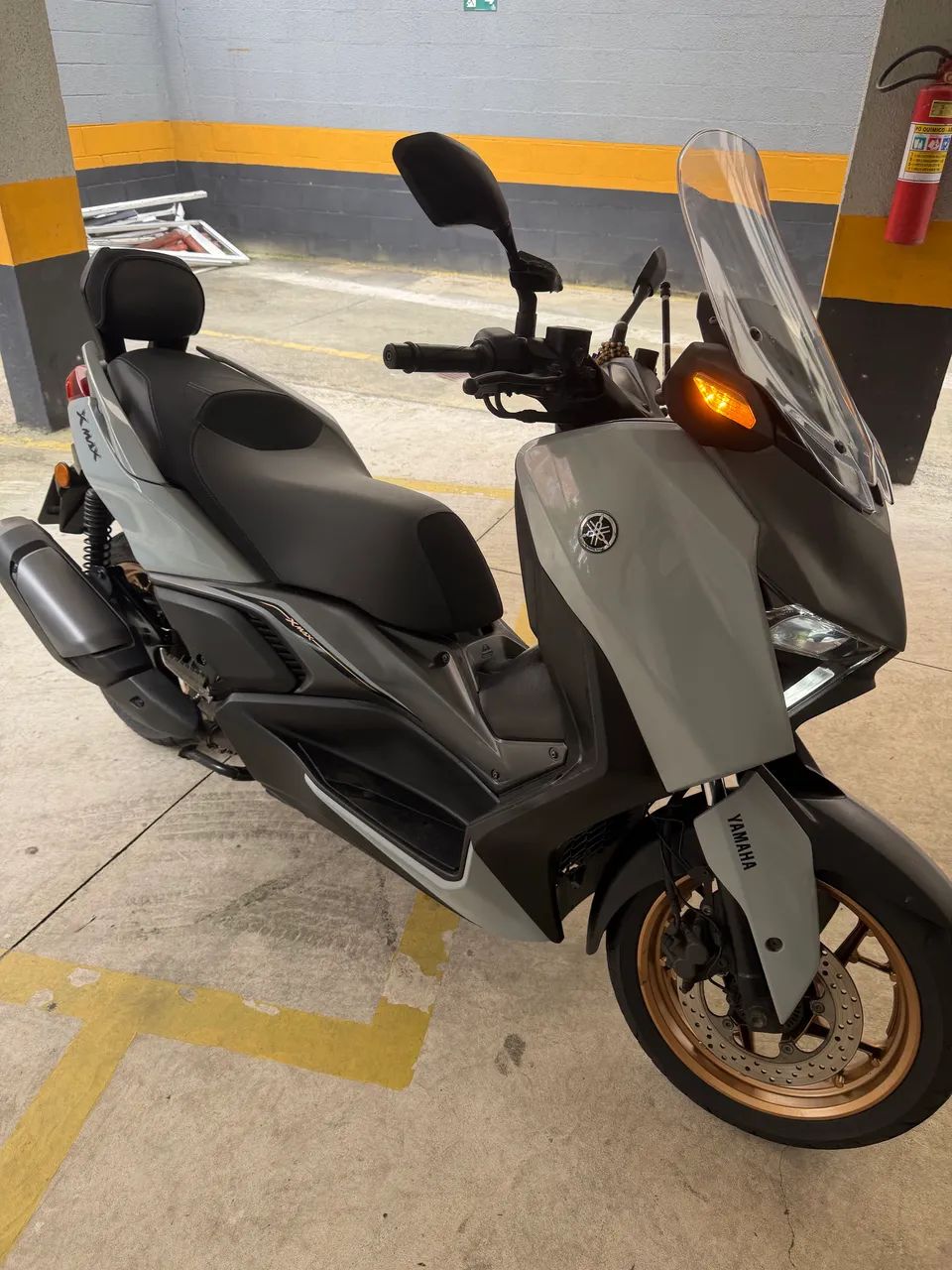 Xmax 300 cinza top - Foto 3