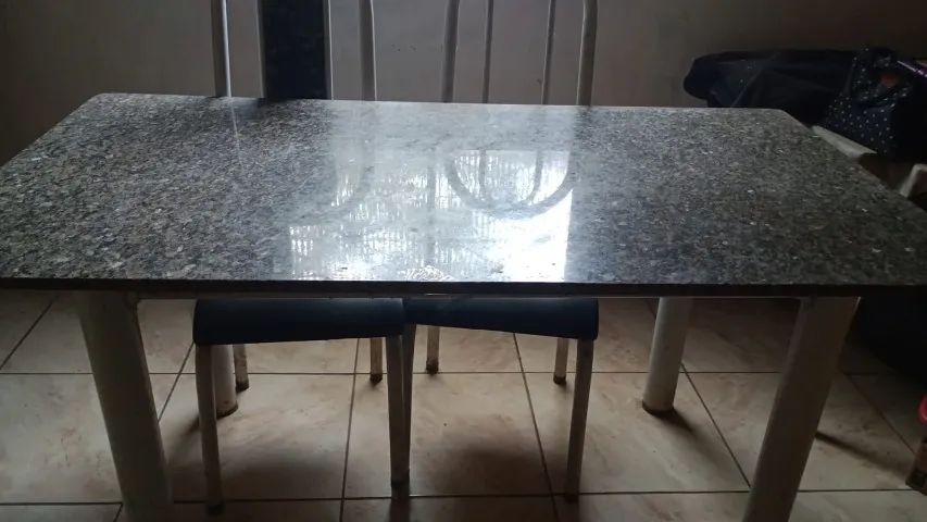 Mesa de jantar é um gauda roupa  - Foto 2