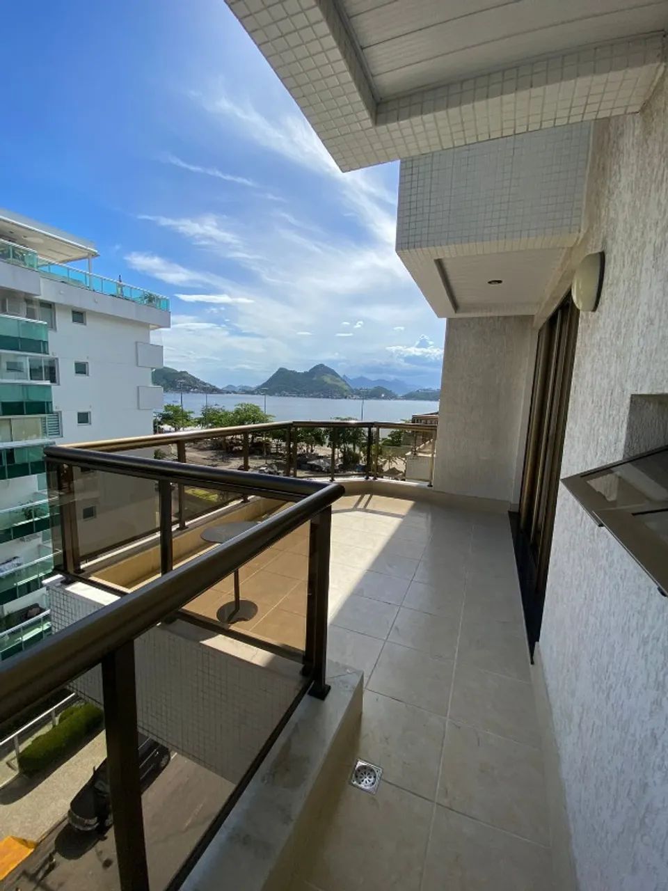 Duplex em Charitas Próximo à Praia | 2 Quartos, Closet e Suíte - Foto 2