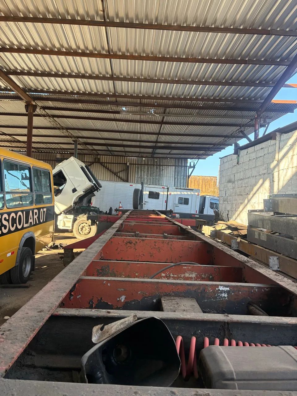 Carreta de 2 eixos 4 lock