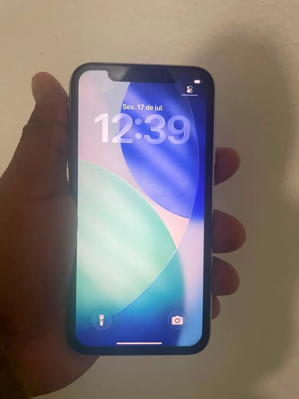 Iphone 11 64 gigas, leia o anúncio 