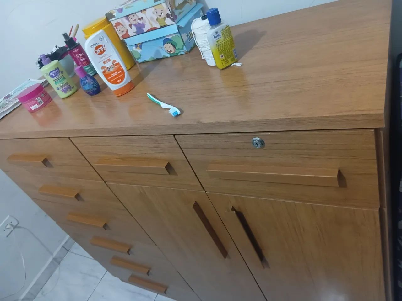 Cômoda de 8 gaveta e 2 porta 