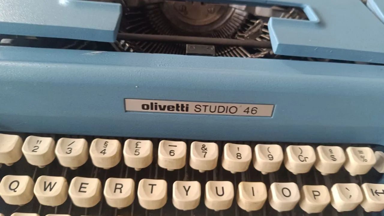 Maquina de escrever Olivetti Studio 46