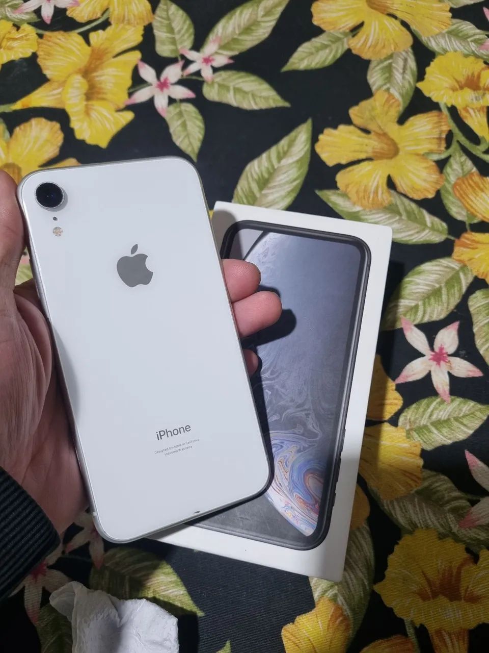 VENDO IPHONE XR BRANCO - Foto 2