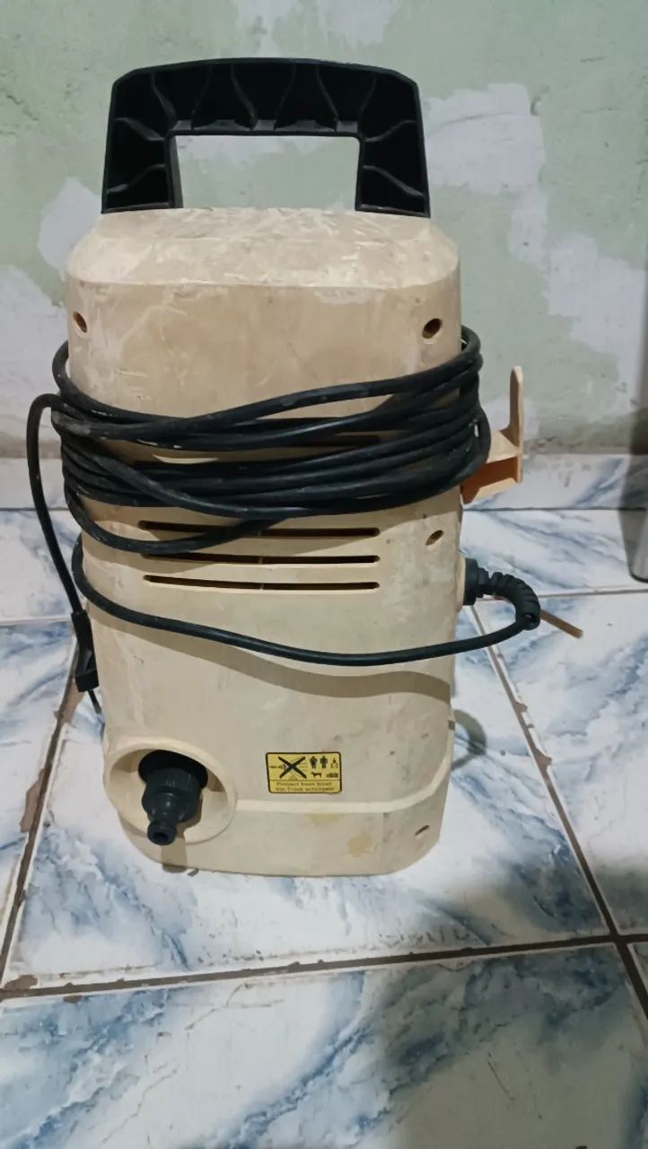 Lavadora de alta pressão K 1.100 Obs: esta sem a lança. so vai o que ta na foto