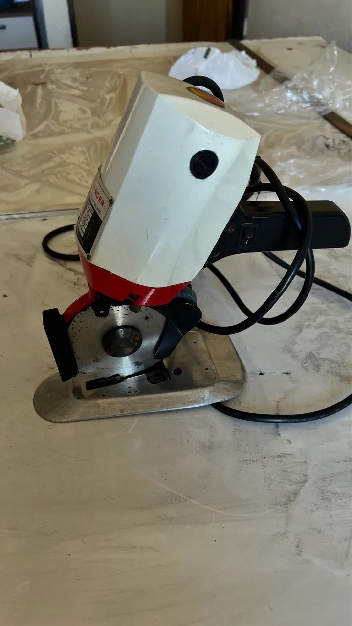 MAQUINA DE CORTAR TECIDOS E MALHA - Foto 3