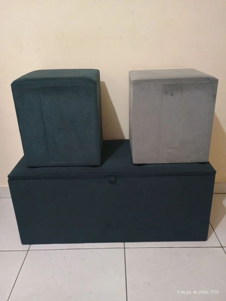 Vendo esses dois puffs + esse baú de pé de cama.  - Foto 2