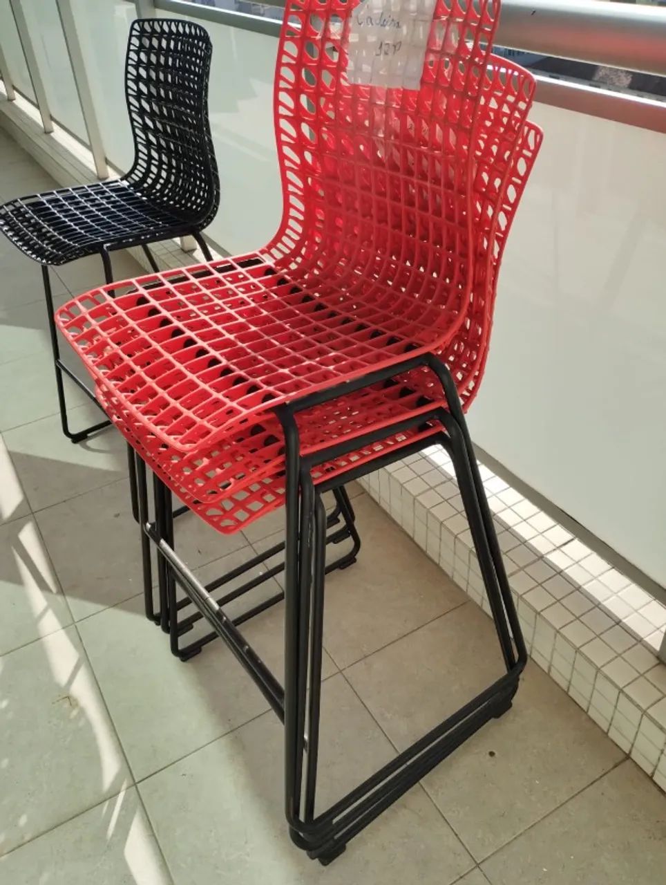3 CADEIRAS VERMELHAS - Foto 2