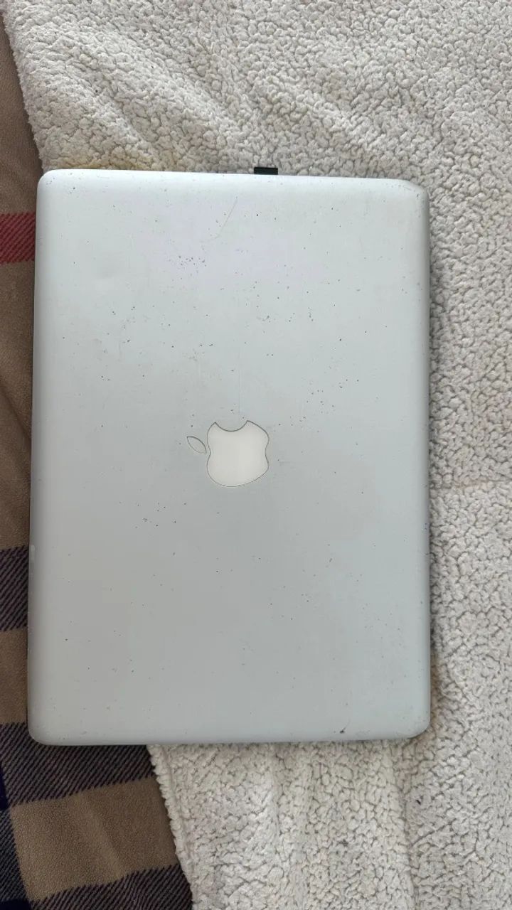     MacBook Pro 13 Mid 2009 | Core 2 Duo | 4GB RAM | HD 250GB - Foto 2