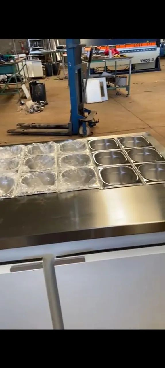 Condimentadora buffet quente e fria, com refrigerador na parte de baixo  - Foto 4