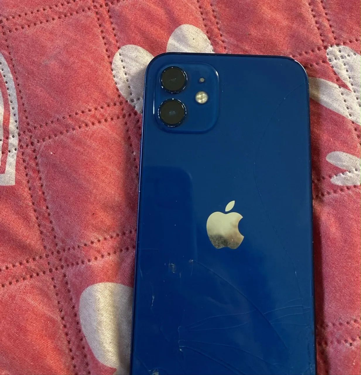 iPhone 12 128GB sem trincado  isso é película 