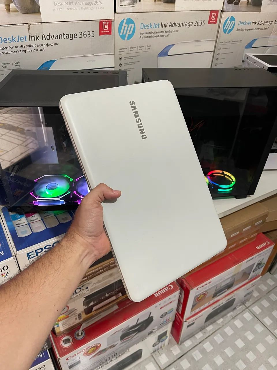NOTEBOOK SAMSUNG i3 7GER - Foto 2