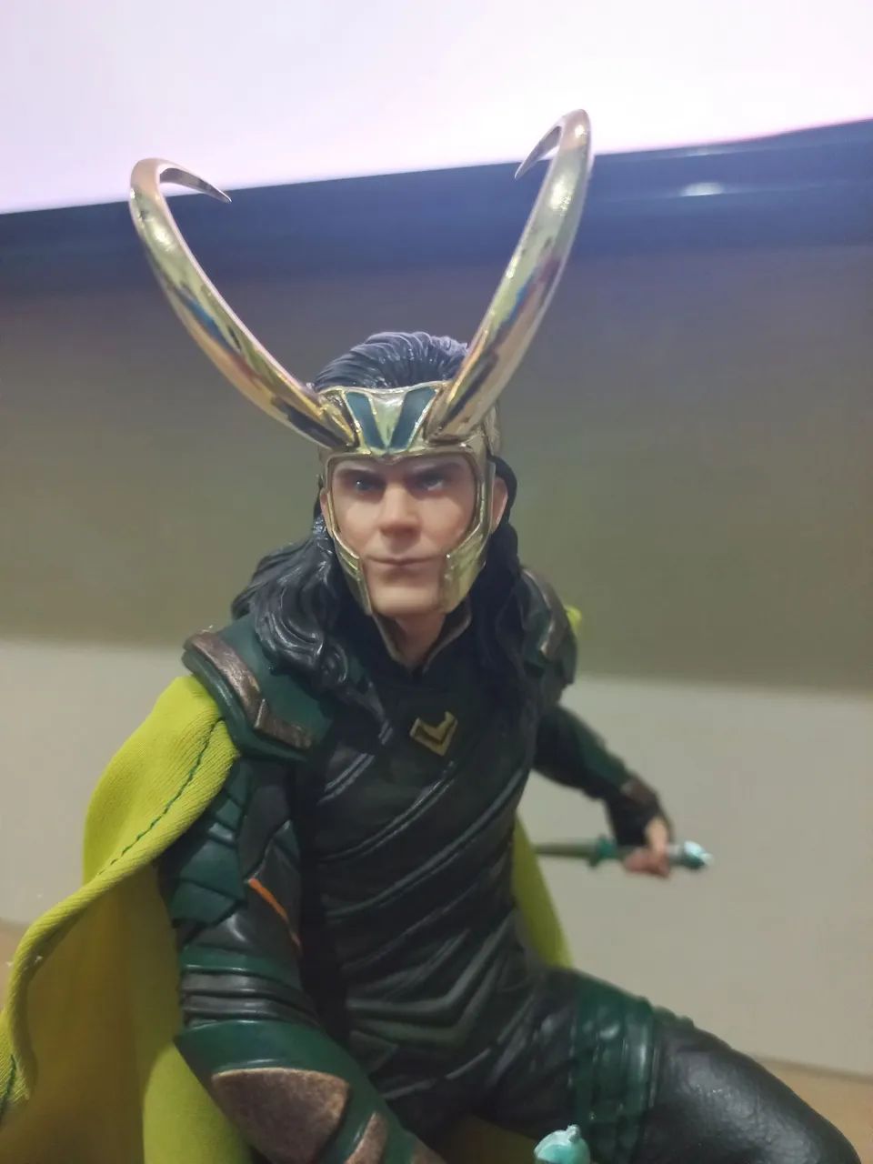 Miniatura iron studios loki 1/10 - Foto 2