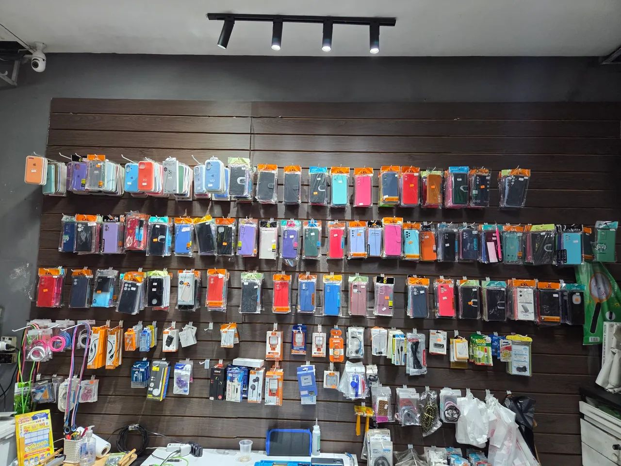 Capinhas de celular varios modelos e carregadores