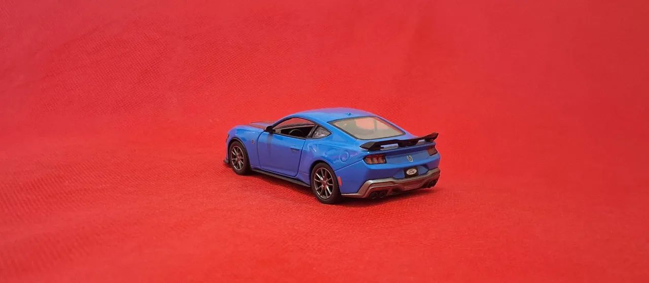 Ford Mustang Dark  - Foto 2