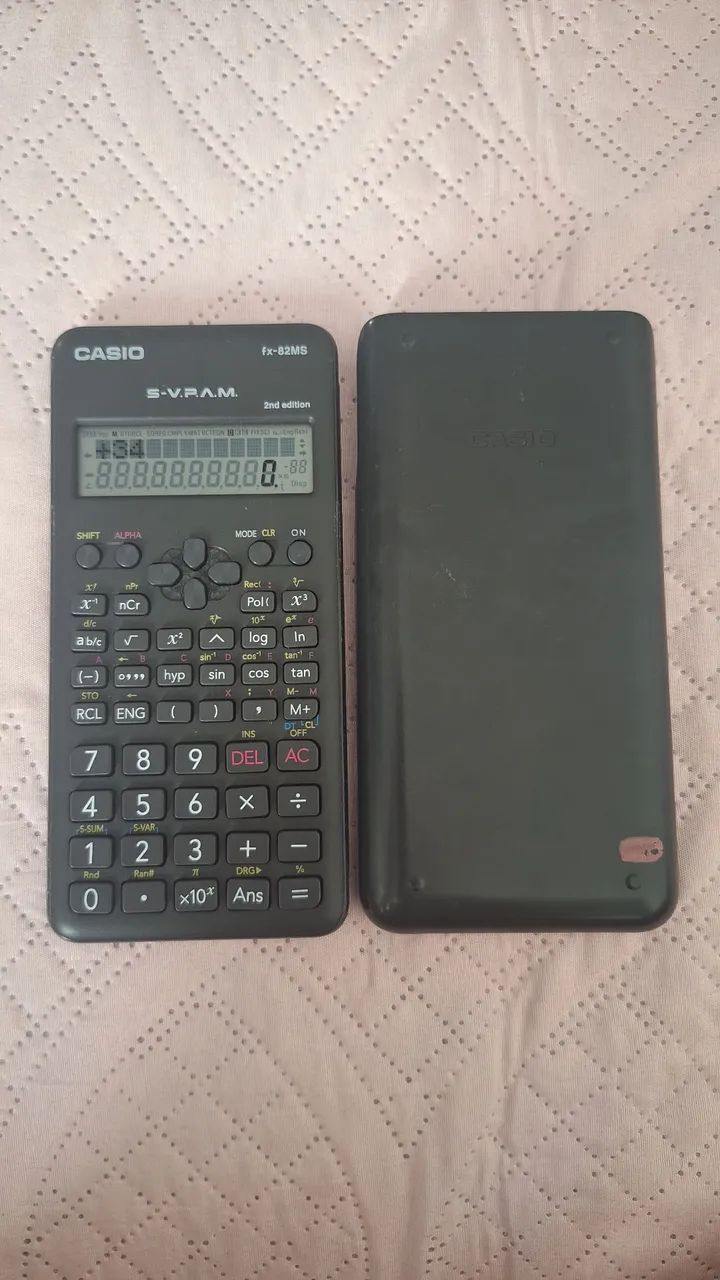 Calculadora CASIO fx-82MS