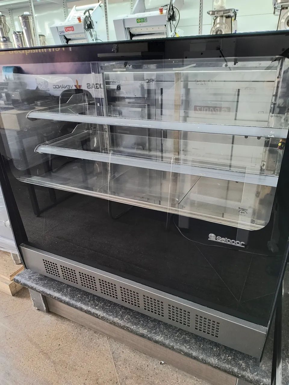 Balcão Vitrine Neutra Gelopar + Plataforma Usada  - Foto 4