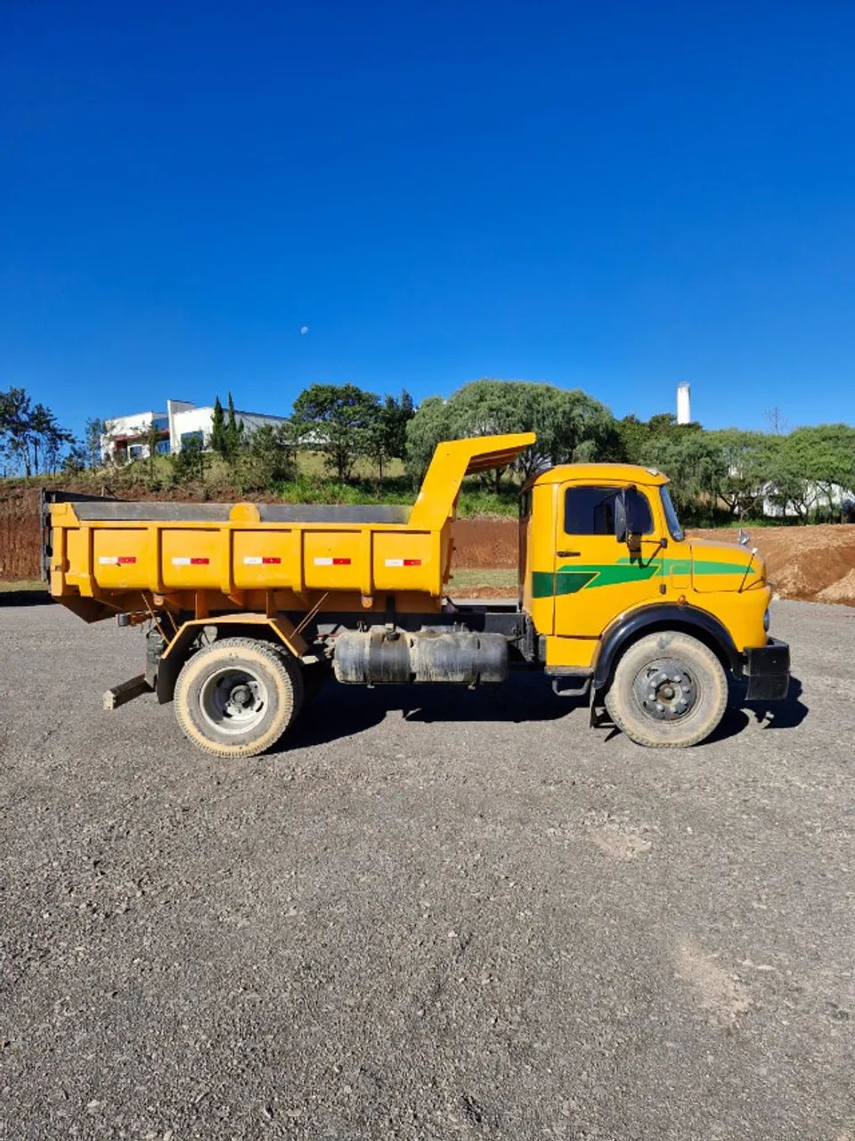 Caminhão Mercedes Benz 1111 ano 1966 caçamba  tração 4x2 toco  - Foto 4