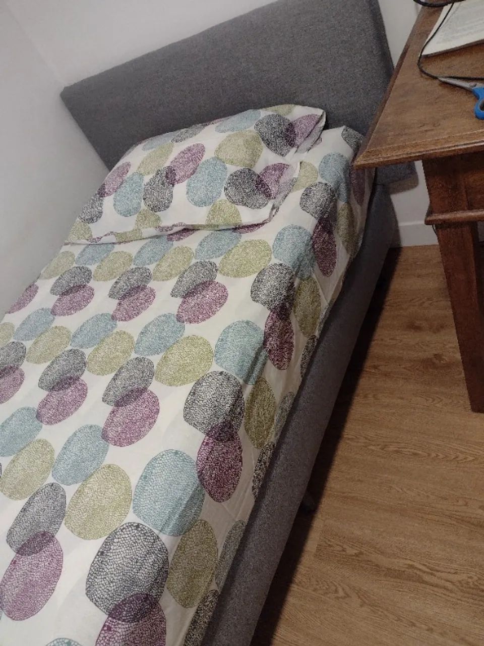 CAMA BOX COM CABECEIRA ESTOFADA - Foto 3
