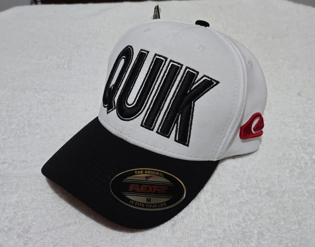 Bonés fechado premium da Quiksilver 