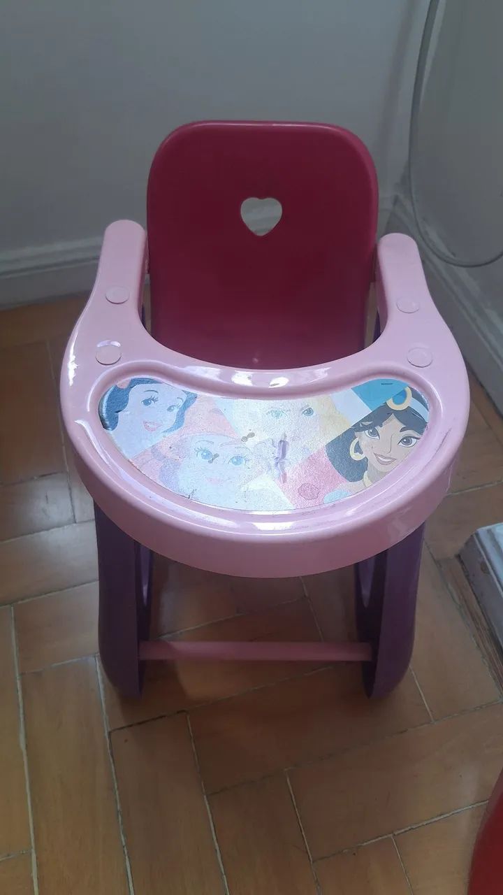 Cadeirinha de boneca brinquedo