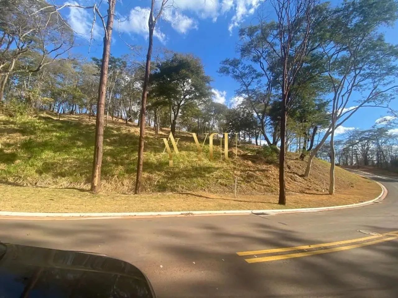 Lote de esquina,com a melhor posição solar do condomínio Aldeia do Vale. - Foto 8